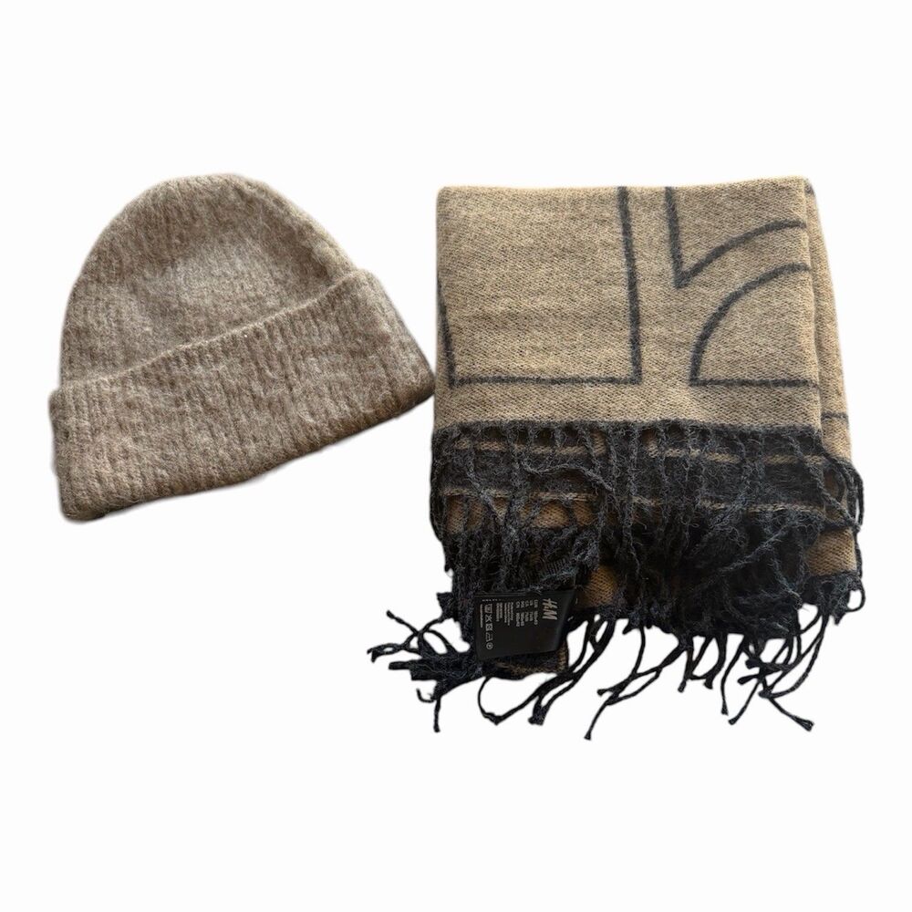 H&M Women's Tan & Gray Winter Scarf & Hat Geometric Line Design Luxury Look